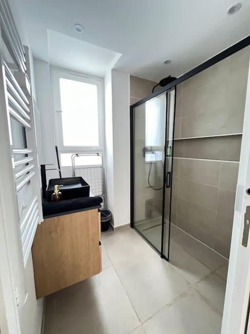 Proche De Paris, Parking Prive Apartment Le Kremlin-Bicetre Exterior photo